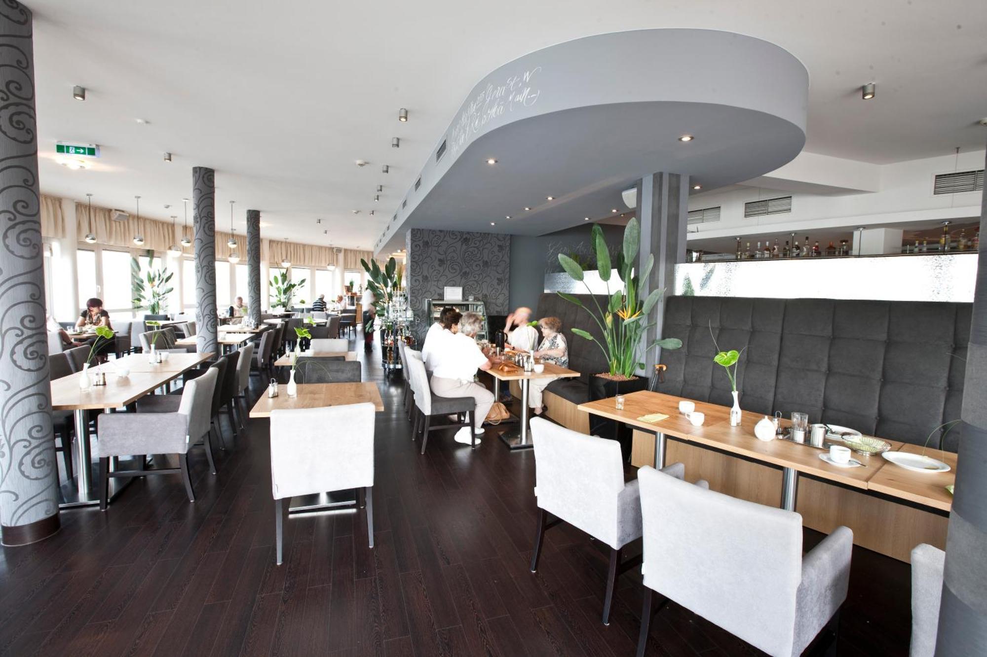 Hotel Rheinpark ריס מראה חיצוני תמונה