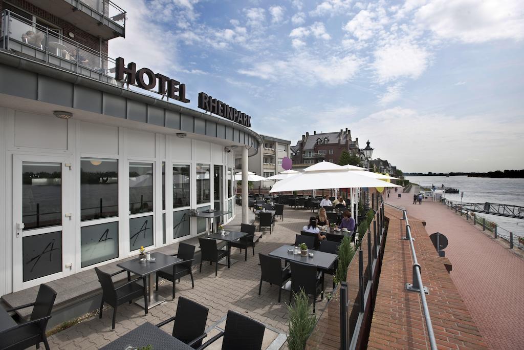 Hotel Rheinpark ריס מראה חיצוני תמונה